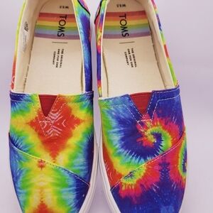 TOMS Women's Rainbow Tie-Dye Flats